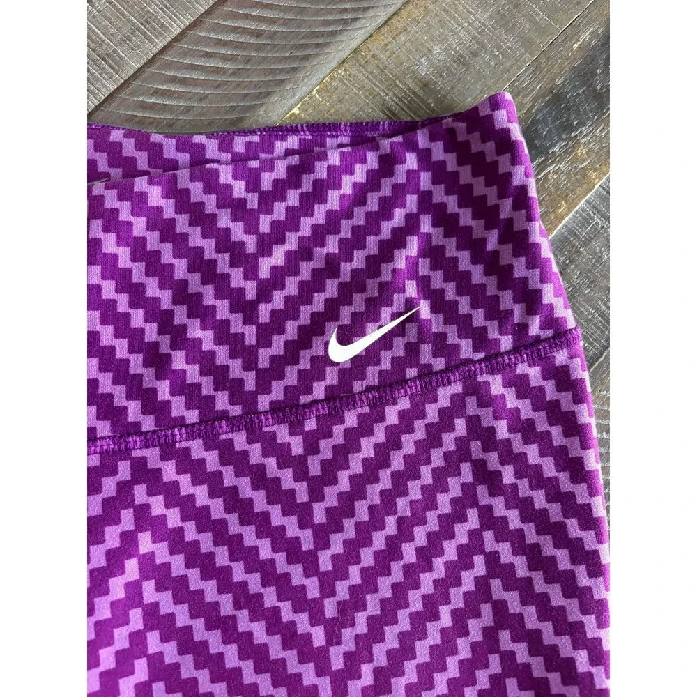 Nike Legend Dri-FIT Purple Chevron Zigzag Cropped Leggings Womens Size M